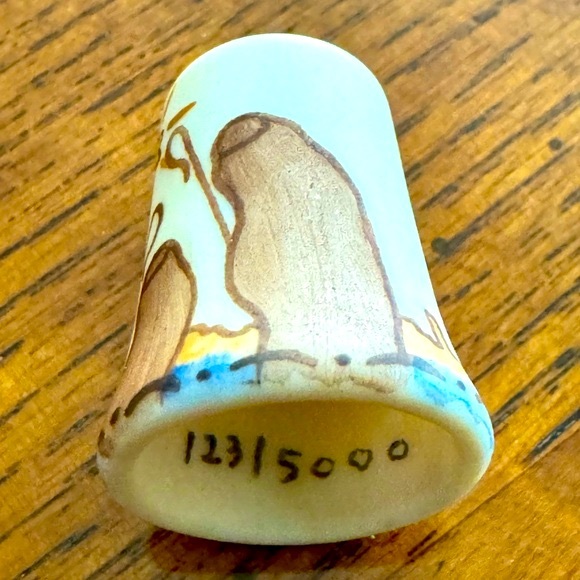 “The Three Wisemen” Thimble - Signed by C. Stines - Picture 6 of 7
